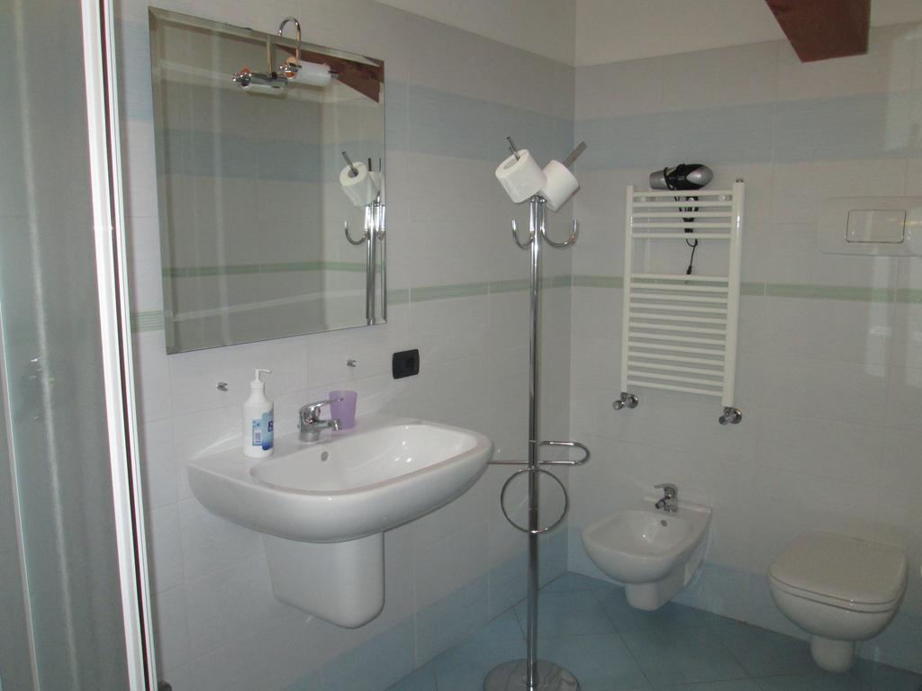 B&B Agli Ulivi Manerba del Garda Quarto foto